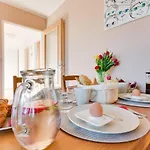 Jane\'S Charming Apartment